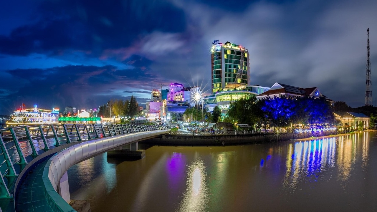 Thuê xe Sài Gòn đi Cần Thơ - Có Tài xế, An toàn, Tiện Lợi, Giá Tốt