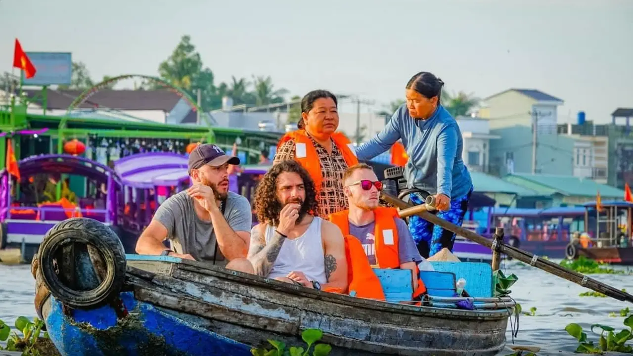 Thuê xe Sài Gòn đi Cần Thơ - Có Tài xế, An toàn, Tiện Lợi, Giá Tốt